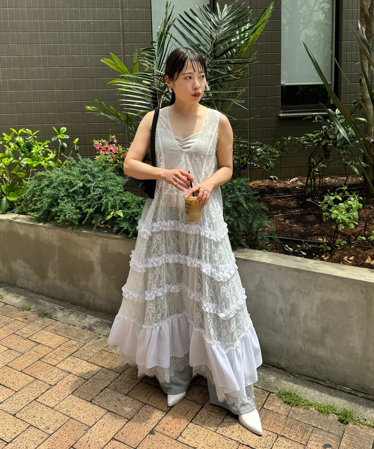 総レースボリュームAラインノースリーブシースルードレス/155cm – LA