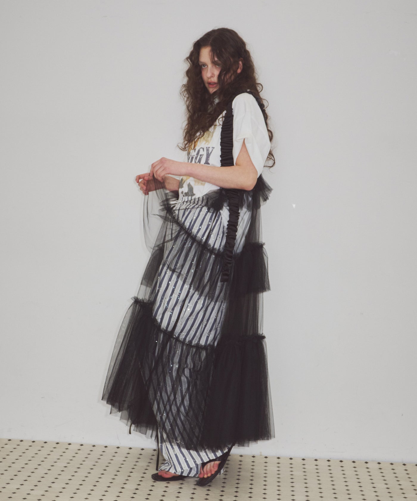 J1U by LA BELLE ETUDE】シースルーボリュームチュールデザインジレ