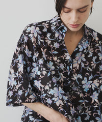 【予約開始待ち】オリジナルフラワー箔プリント半袖シャツ