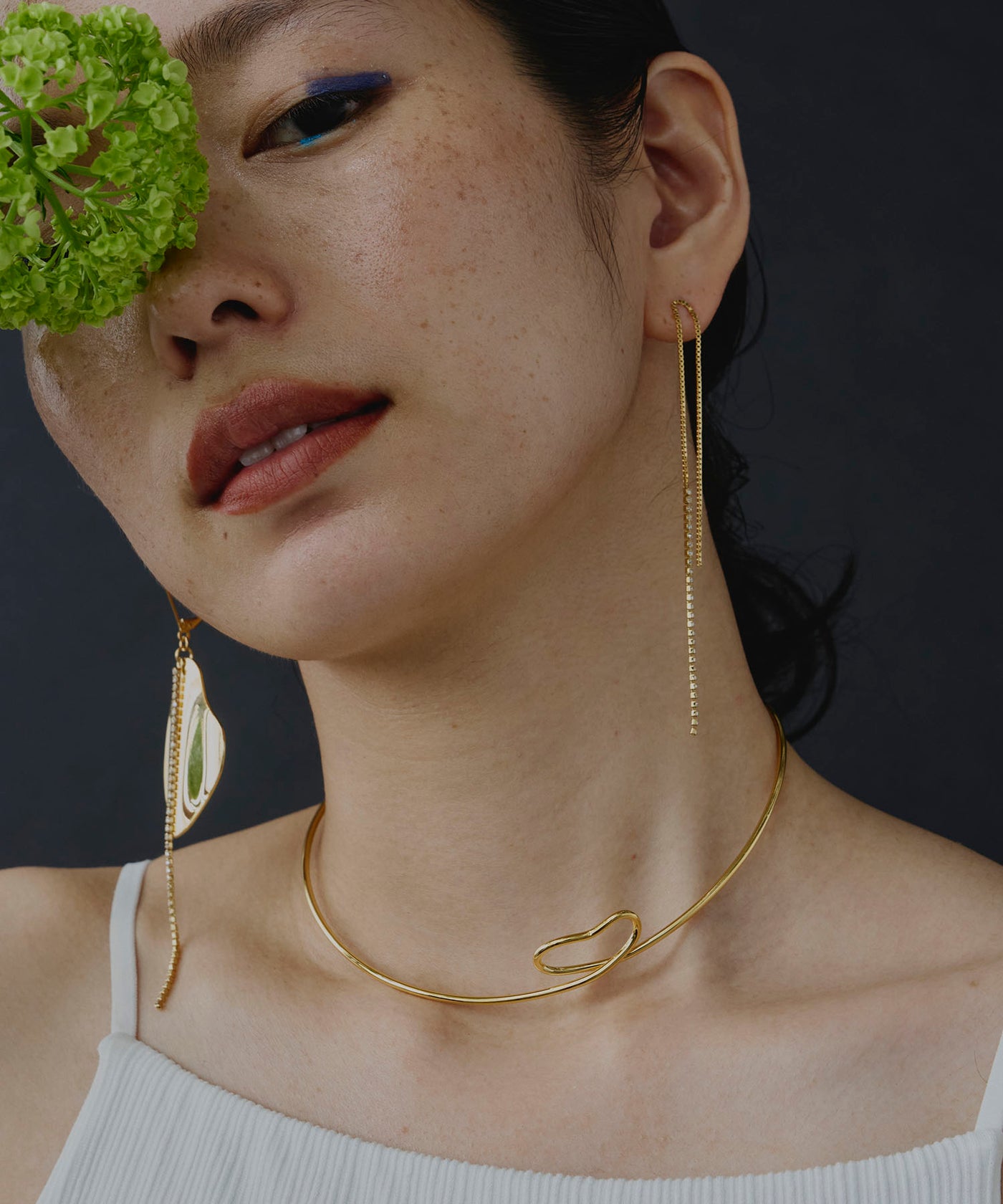 loni】Leaf Bijou Asymmetry Pierce/リーフビジューアシンメトリーピアス – LA BELLE ETUDE online  store
