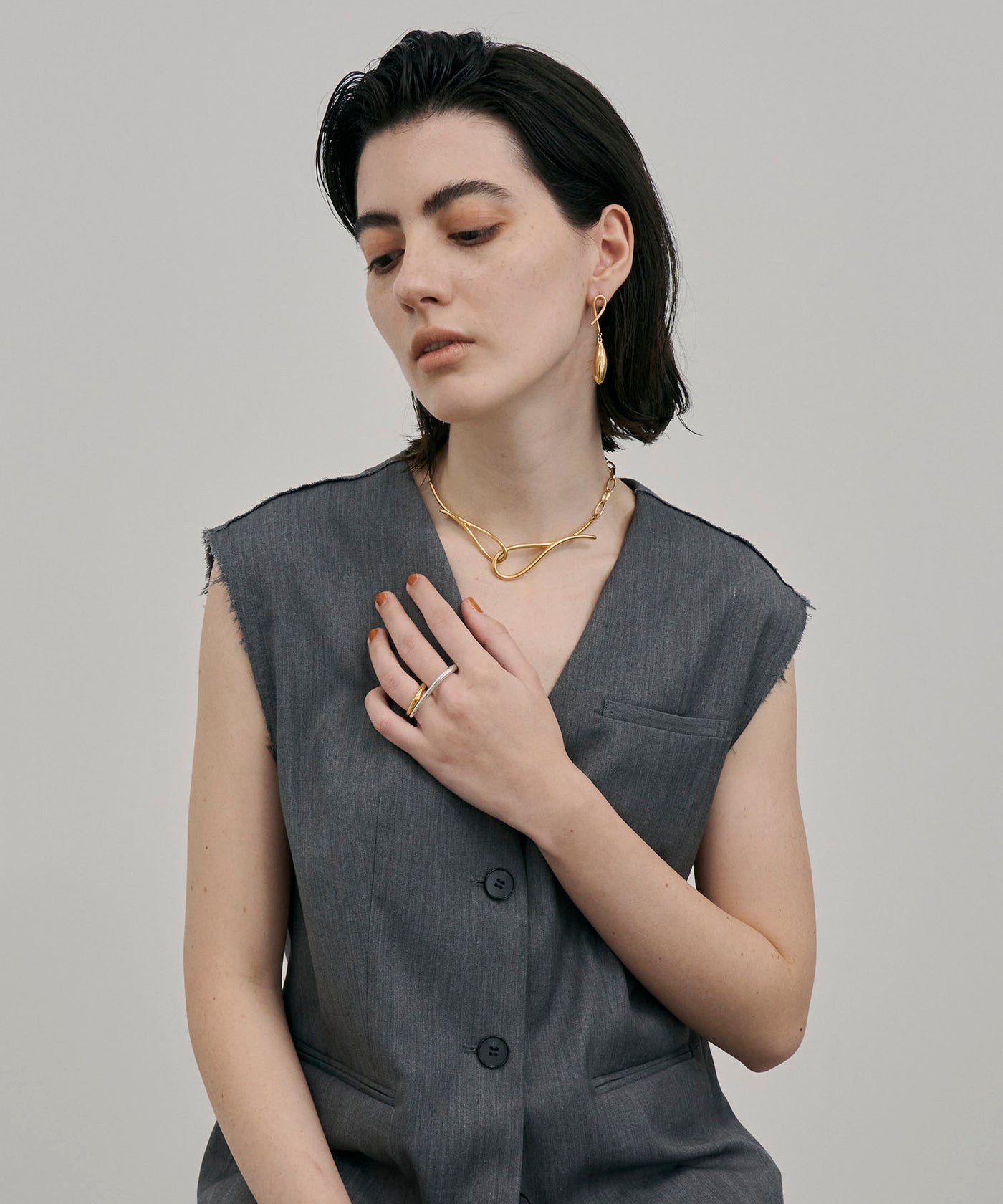 再入荷】【loni】Ivy Asymmetry Choker/アシンメトリーデザイン