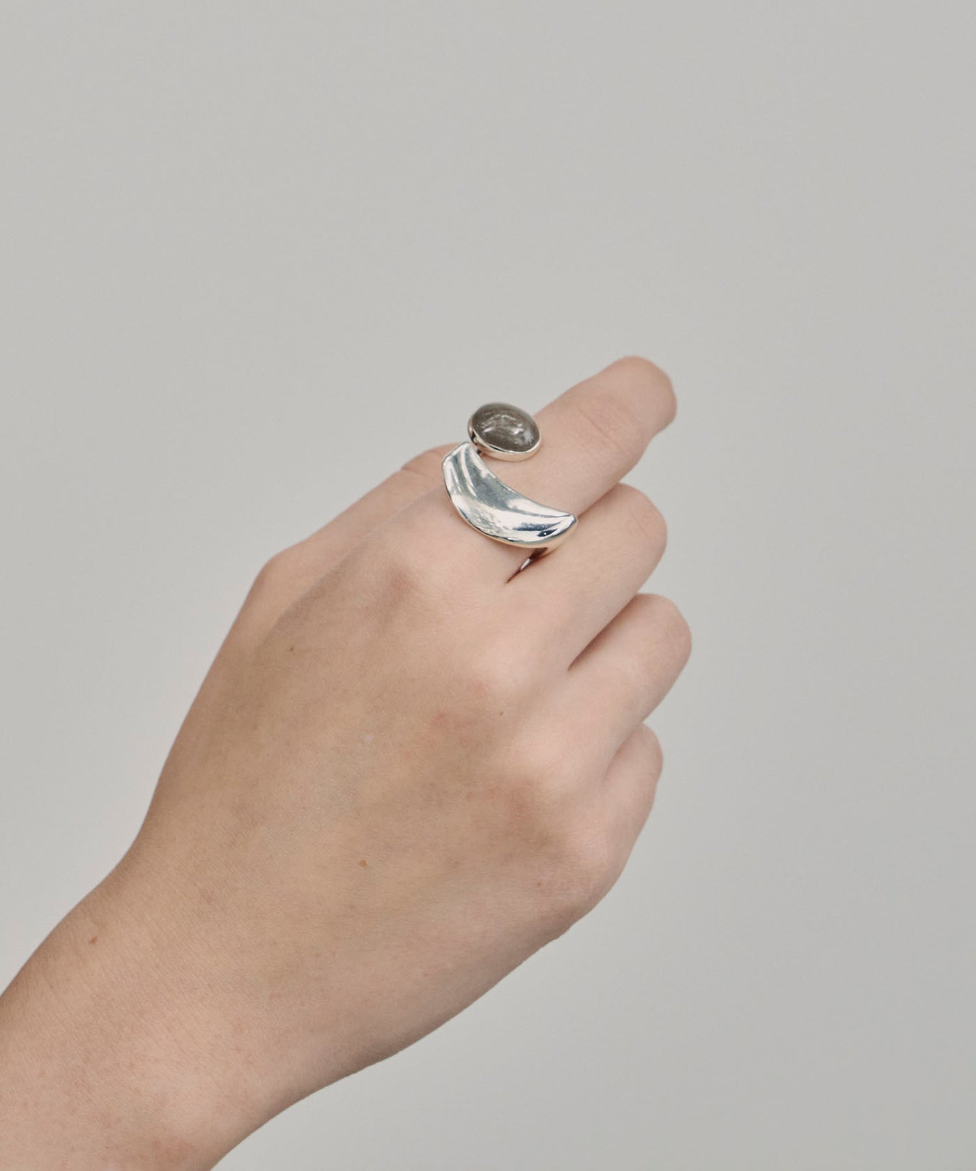 loni】Epiphyllum Color Ring/ストーンモチーフ付きボリュームリング