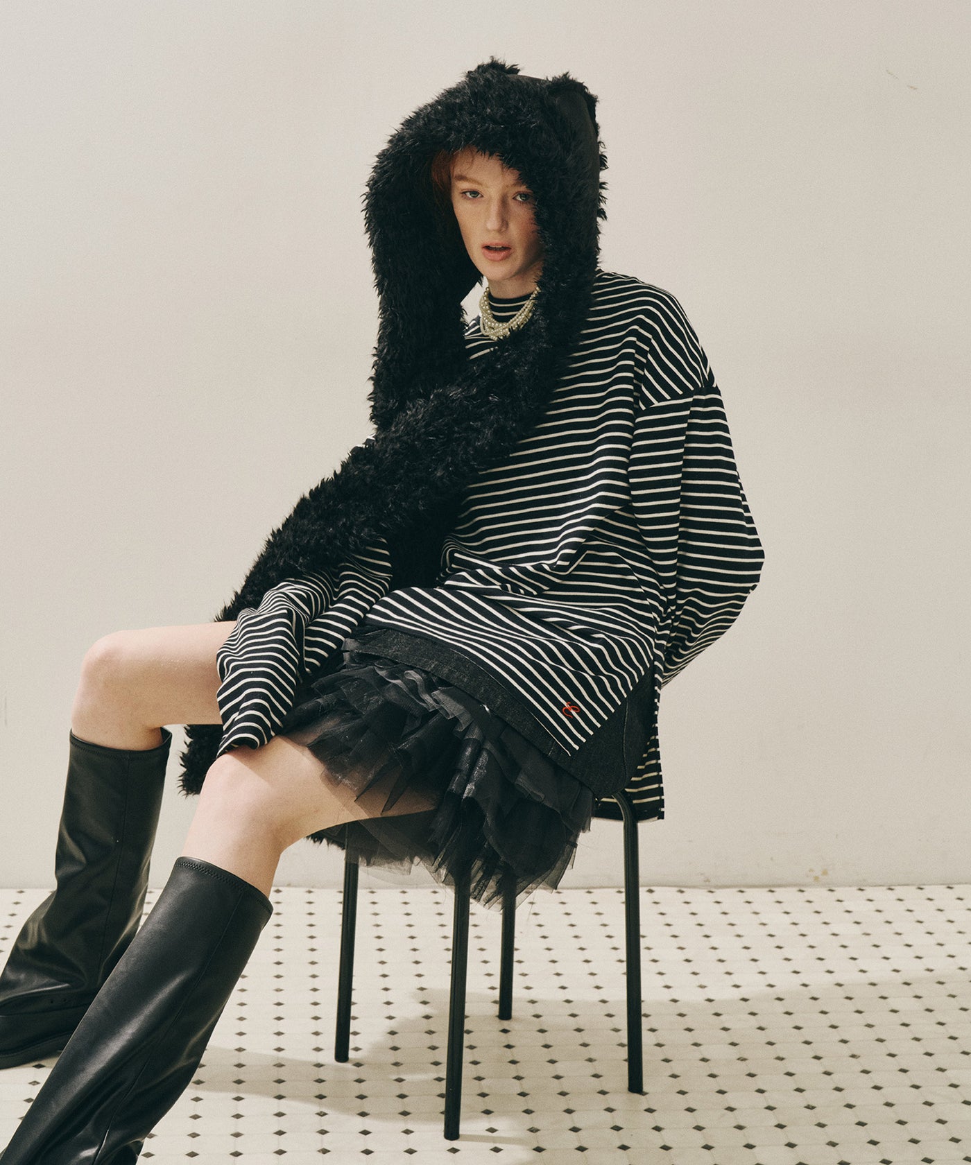 J1U by LA BELLE ETUDE】ムートンライクボンディングフードマフラー