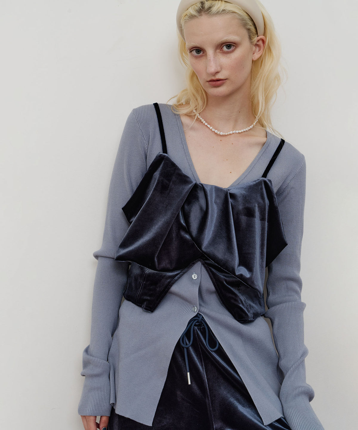 ラベルエチュード　完売オフショルダーシャツ ホワイト TOPS – LA BELLE ETUDE online store