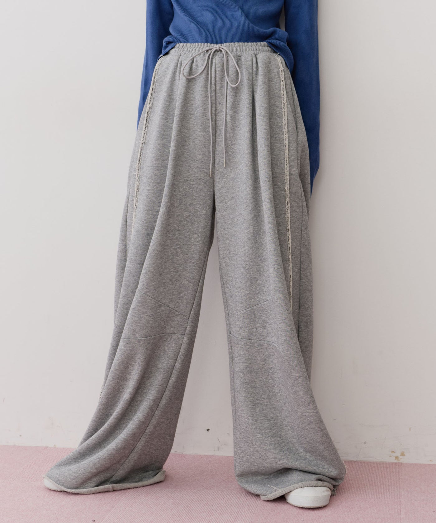 ボリュームカーブスウェットパンツ – LA BELLE ETUDE online store