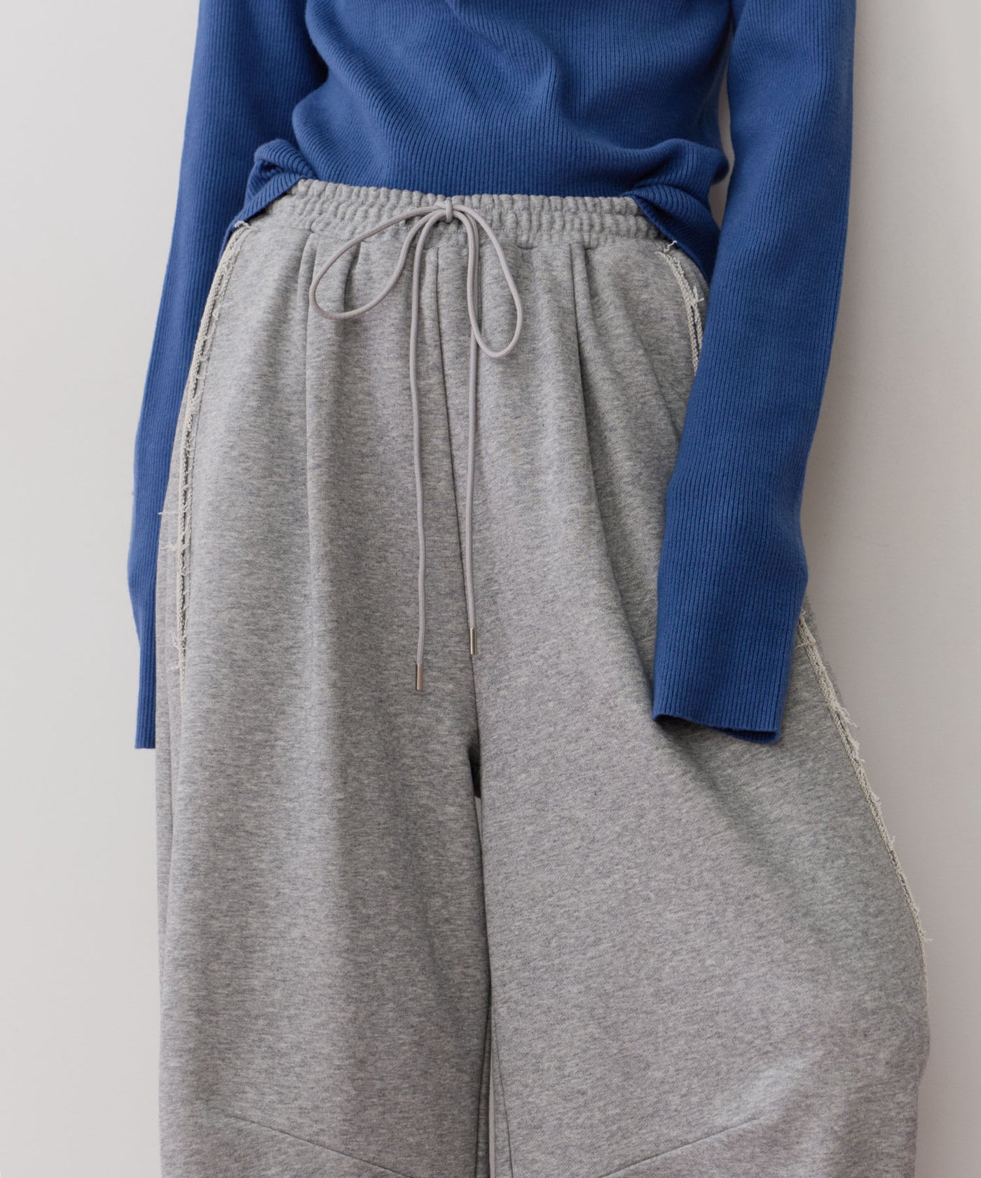 ボリュームカーブスウェットパンツ – LA BELLE ETUDE online store