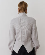 【TEN by LA BELLE ETUDE】ケーブル柄ペプラムニット