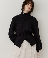 【TEN by LA BELLE ETUDE】ケーブル柄ペプラムニット