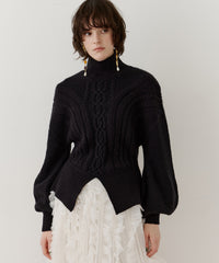 【TEN by LA BELLE ETUDE】ケーブル柄ペプラムニット