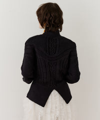 【TEN by LA BELLE ETUDE】ケーブル柄ペプラムニット