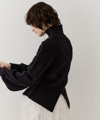 【TEN by LA BELLE ETUDE】ケーブル柄ペプラムニット