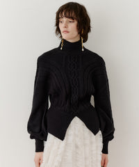 【TEN by LA BELLE ETUDE】ケーブル柄ペプラムニット