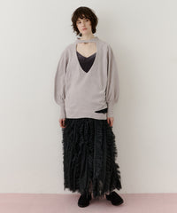 ねじりチョーカー深V裾デザインニット