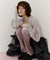 ねじりチョーカー深V裾デザインニット