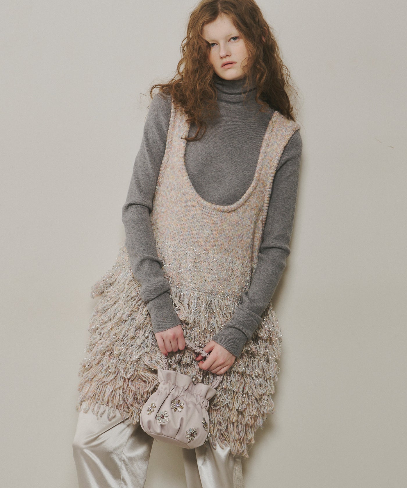 J1U by LA BELLE ETUDE】ファンシーヤーンループフリンジMIXニット  