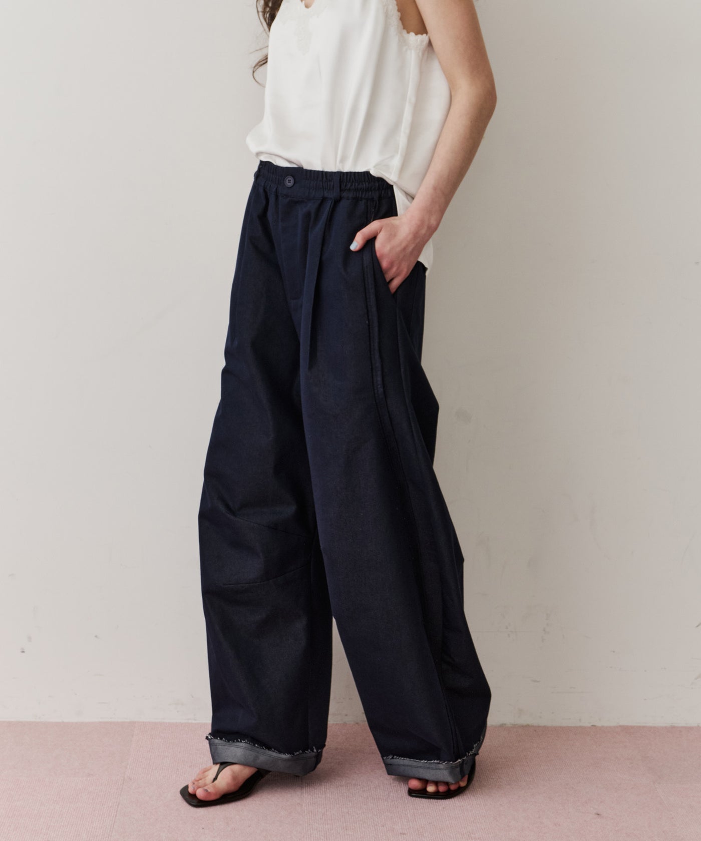 再入荷】コットンツイルカーブパンツ – LA BELLE ETUDE online store