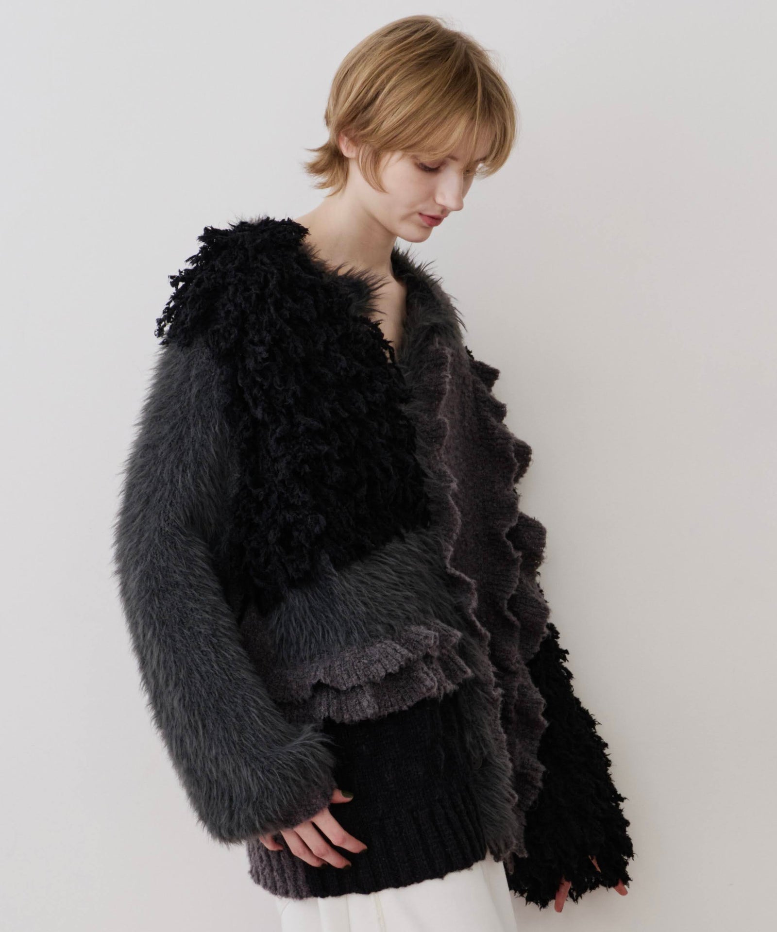 【新品・完売品】LA BELLE ETUDE ニッティングパターンボレロニット J1U by LA BELLE ETUDE（ジユウバイラベルエチュード）の「ニッ