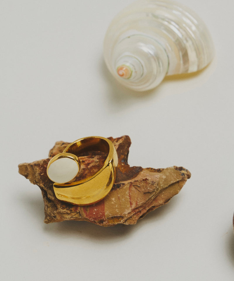 【loni】Epiphyllum Color Ring/ストーンモチーフ付きボリュームリング