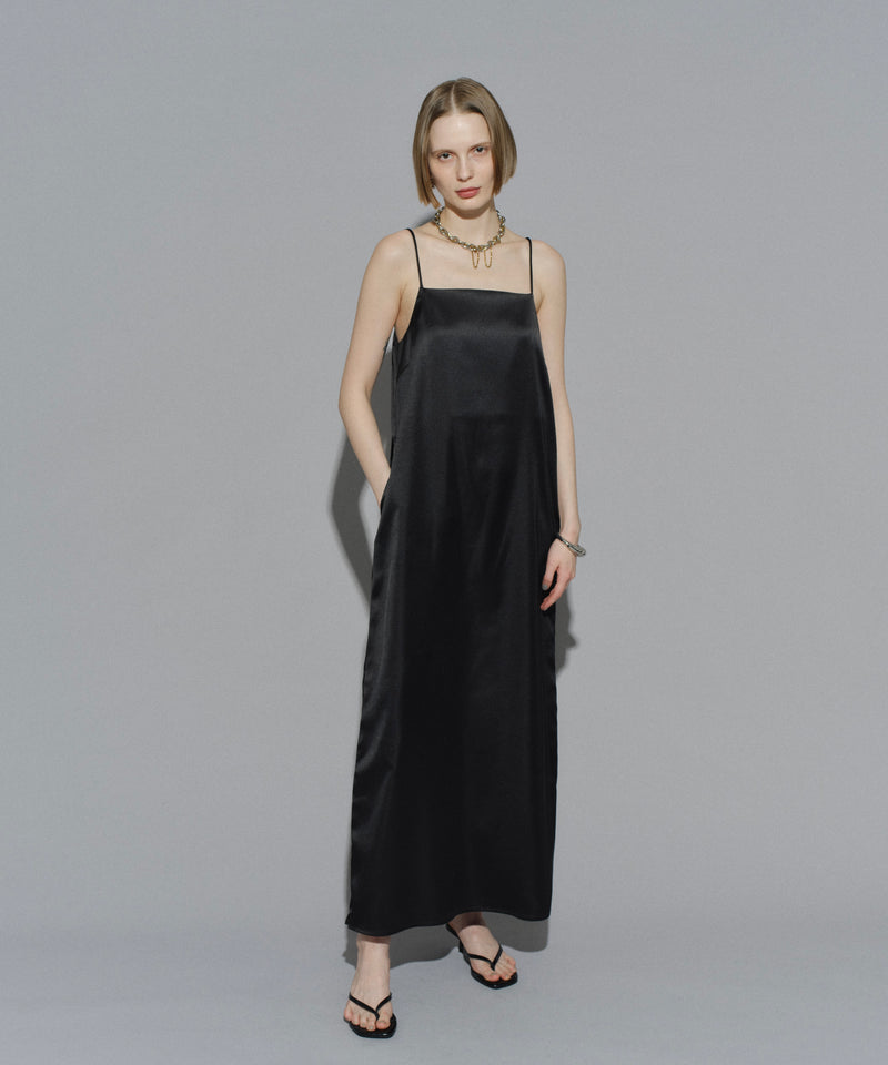 【yae】Side slit satin one-piece