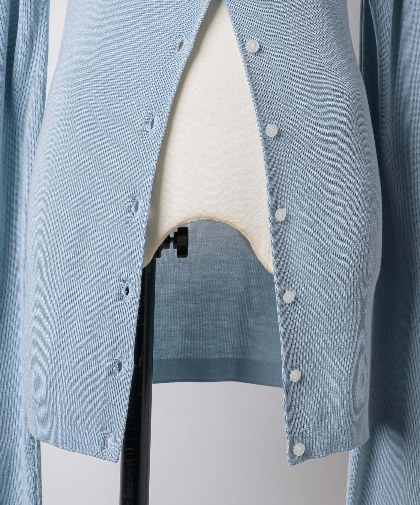 【試着のみ】yae スリムフィットカーディガン ライトブルー Everyday slim fit cardigan / エブリデイスリムフィットカーディガン