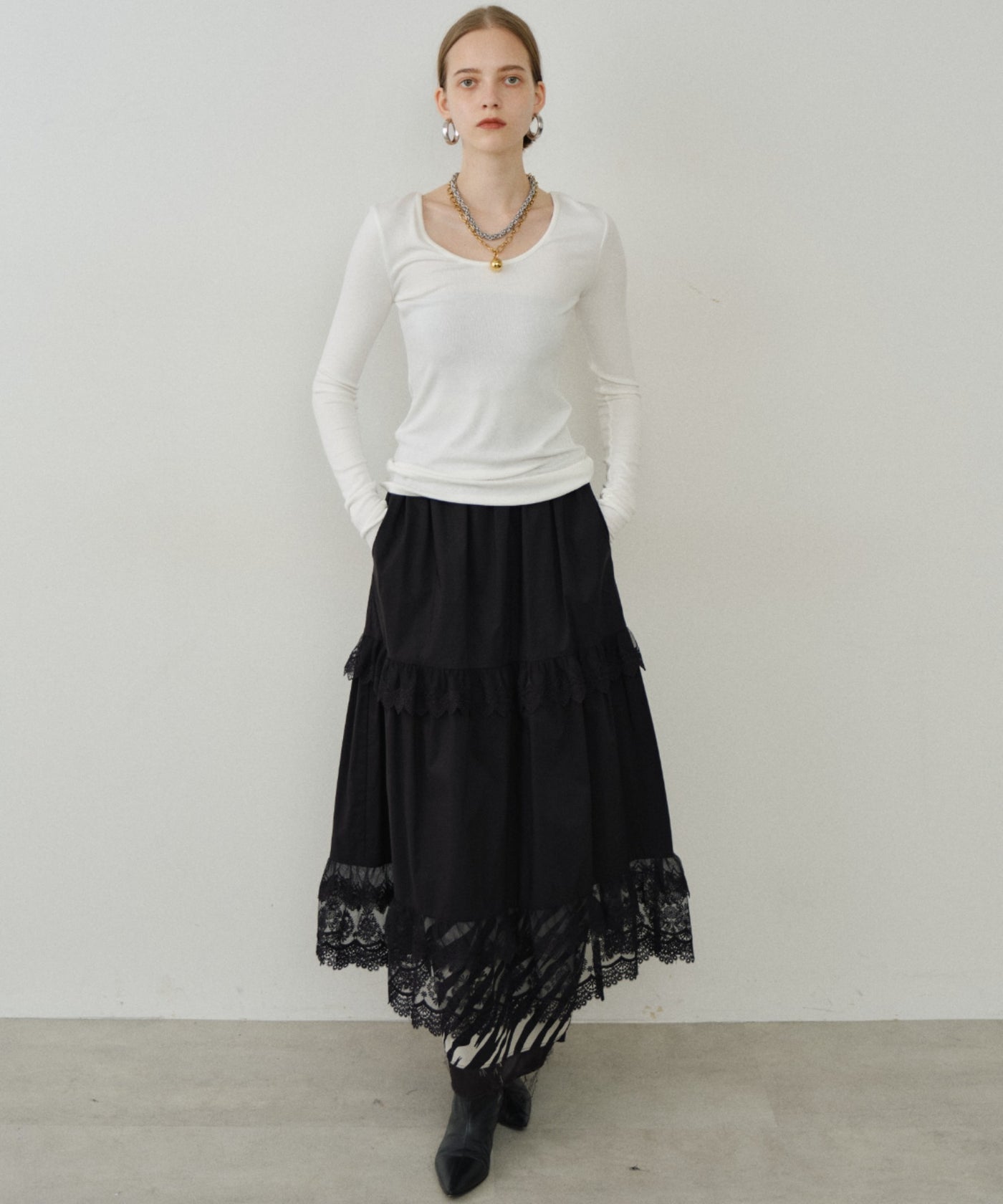 新品【YAE】レースティアードスカート白36 yae】Lace tiered skirt / レースティアードスカート – LA BELLE