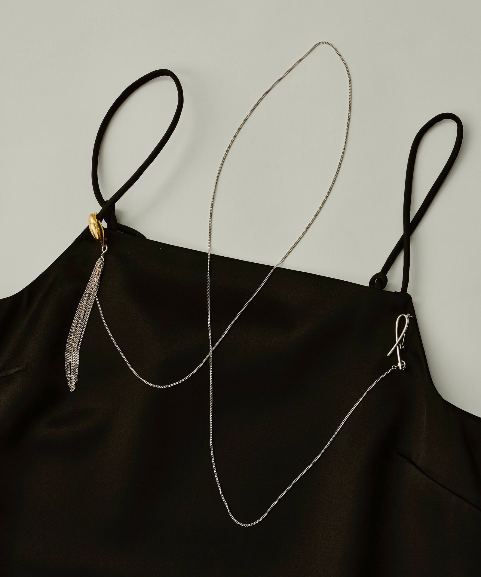loni】Seed Asymmetry Necklace Blrooch/シードアシンメトリー