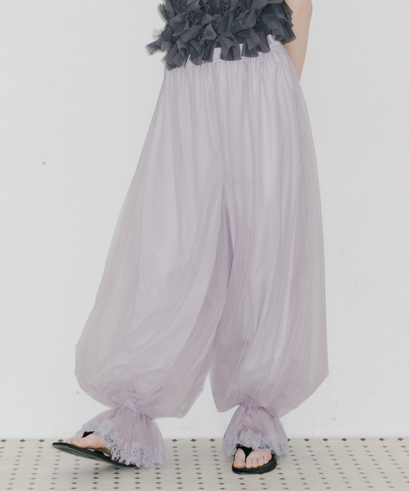 J1U by LA BELLE ETUDE】裾レースチュールバルーンパンツ – LA BELLE