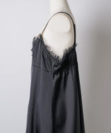 【予約】ボタンディテールサテンレースキャミチュニック