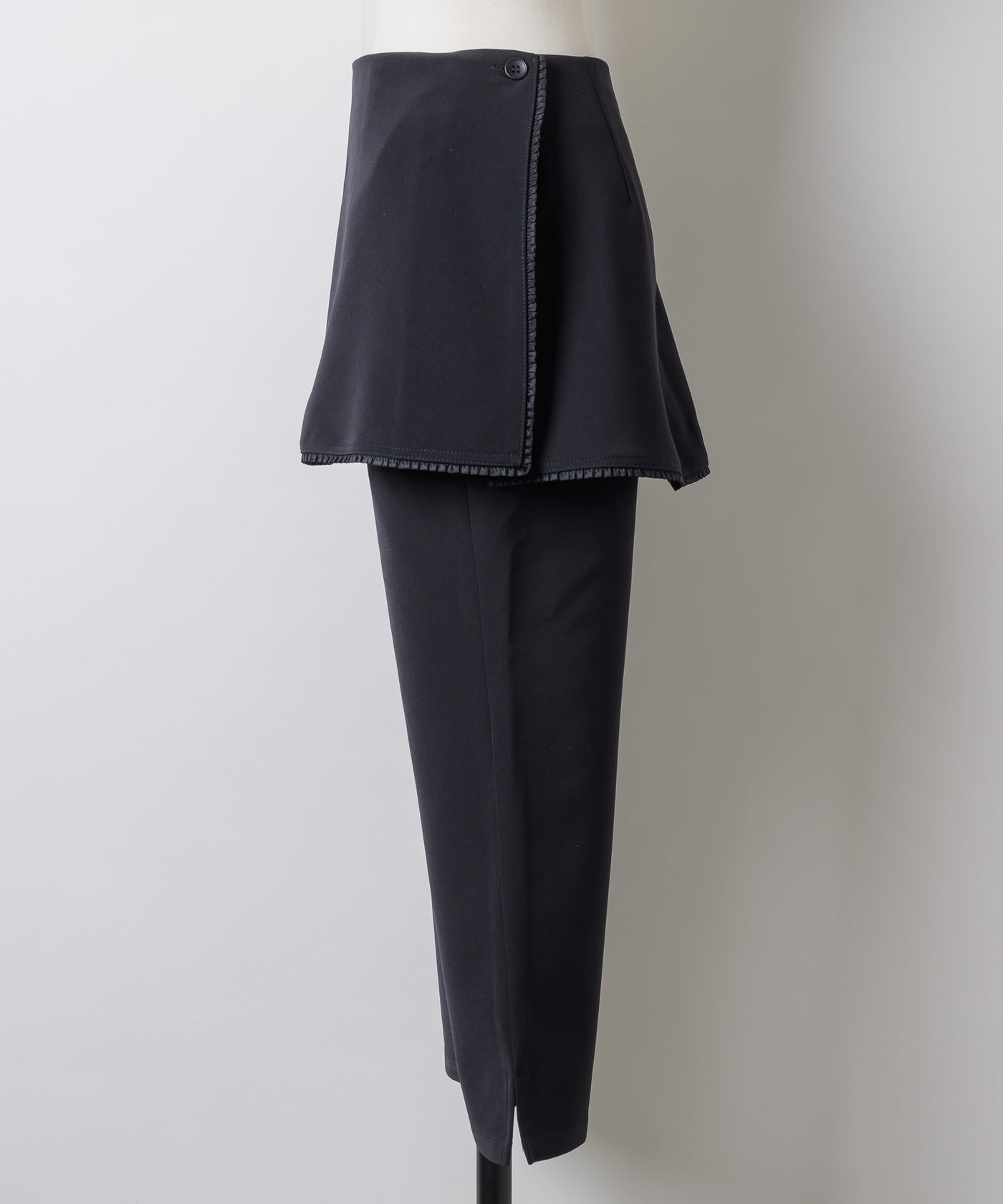 GIUNON】layerd frill capri pants / レイヤードフリルカプリパンツ