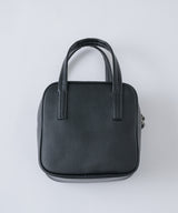 【GIUNON】smooth square pocket bag / スムーススクエアポケットバッグ