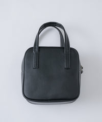 【GIUNON】smooth square pocket bag / スムーススクエアポケットバッグ