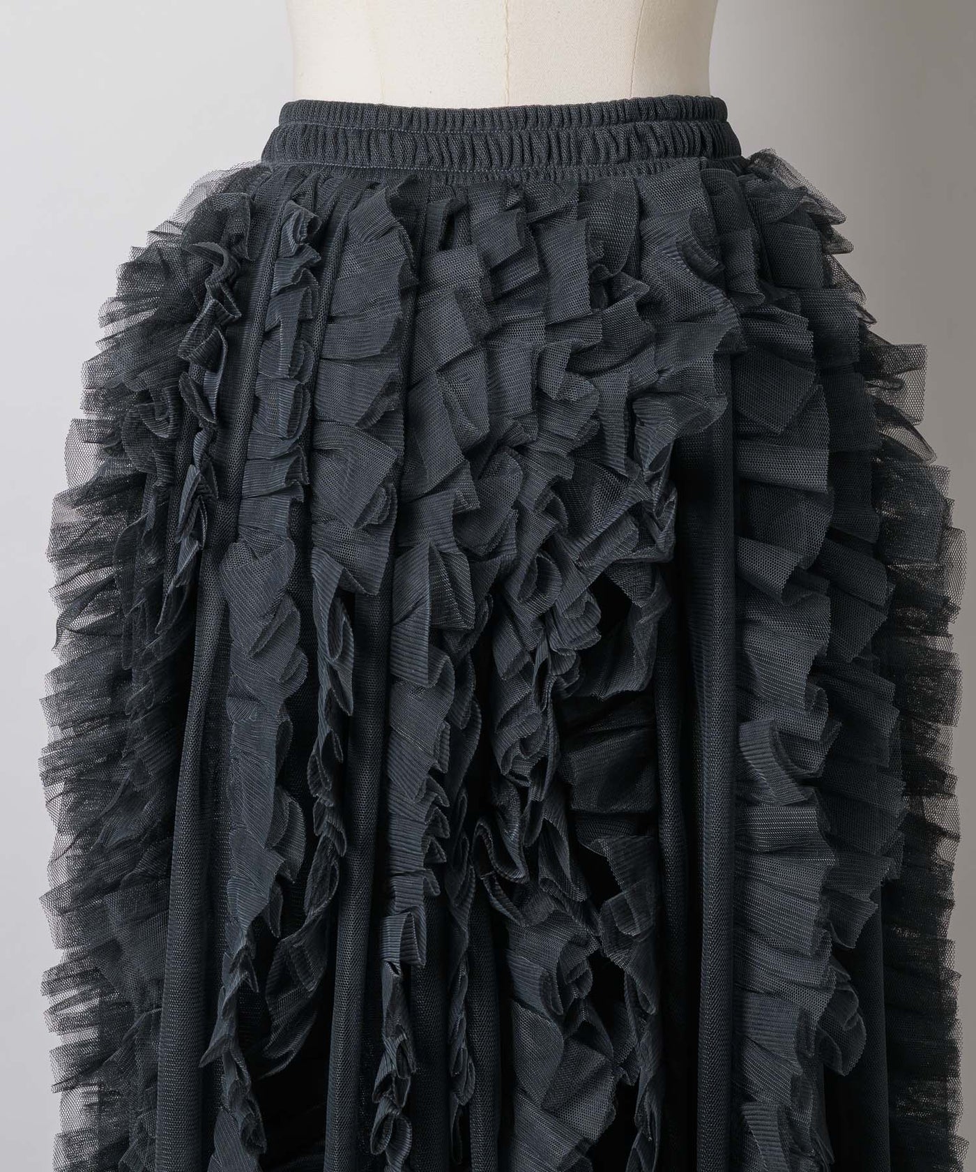 予約】ボリュームチュールタックフリルIラインスカート – LA