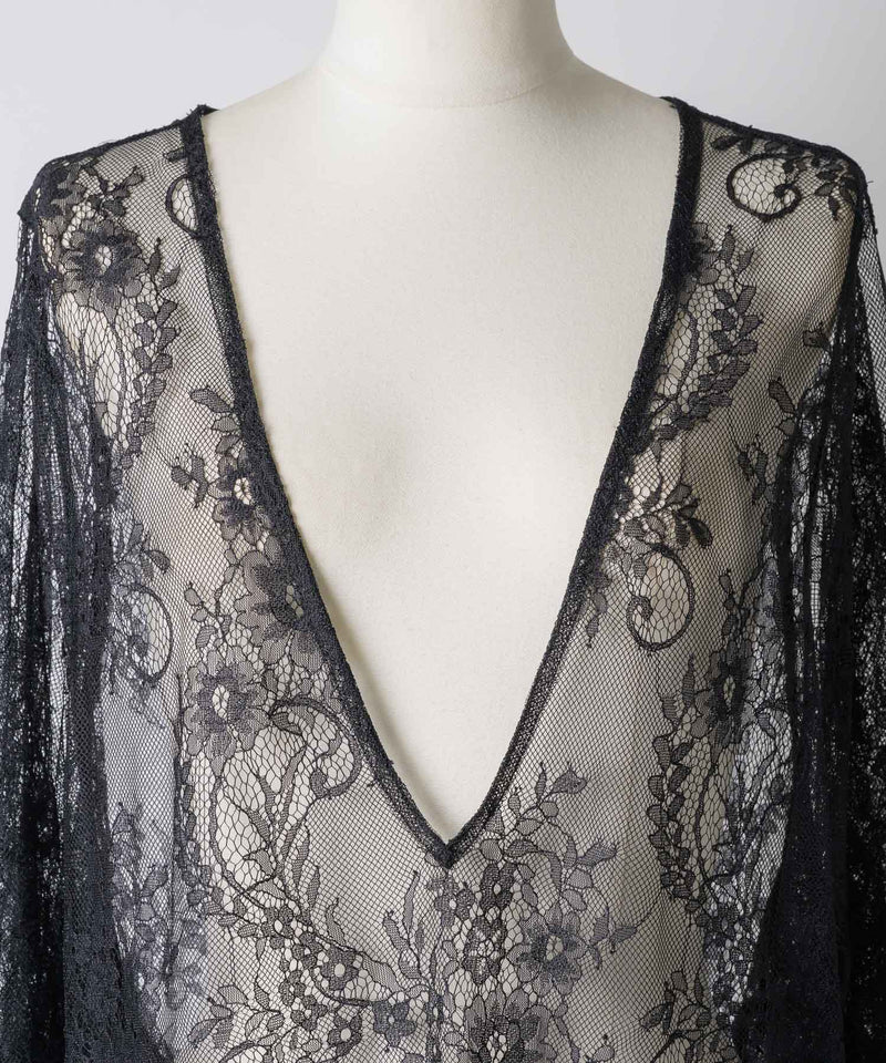 【予約開始待ち】2WAY総レースVネックオーバーTOPS