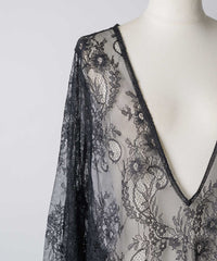 【予約開始待ち】2WAY総レースVネックオーバーTOPS