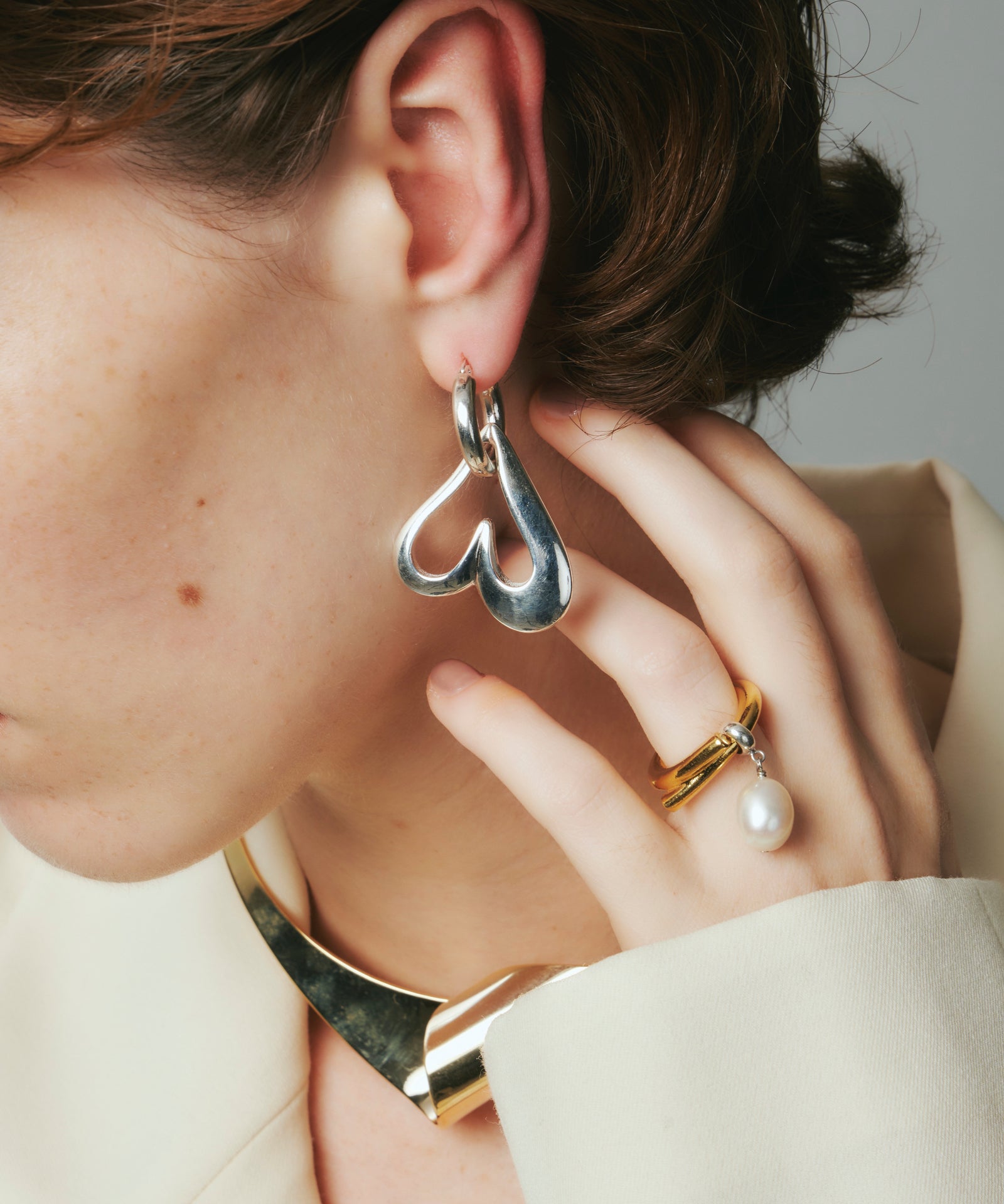 アシンメトリー ラベンダー×フープ ☞ ハンドメイド ピアス イヤリング