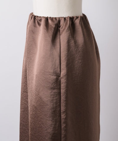 yae Relax satin skirt/リラックスサテンスカート yae（ヤエ）の「Relax satin skirt/リラックスサテンスカート