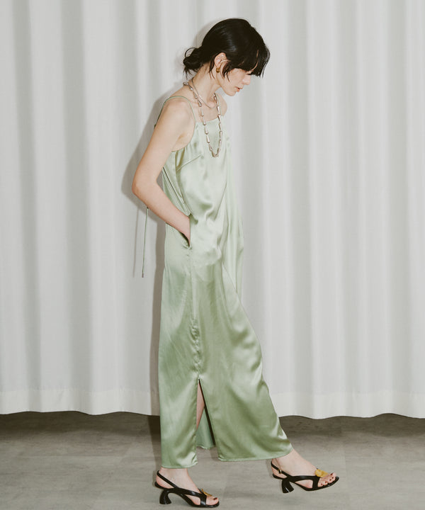 【yae】Side slit satin one-piece