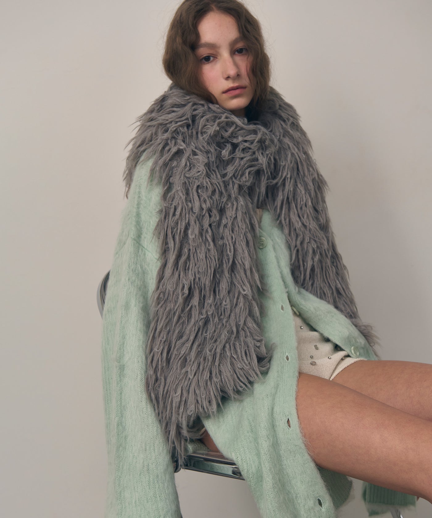 J1U by LA BELLE ETUDE】ループモヘアフェザーニットマフラー