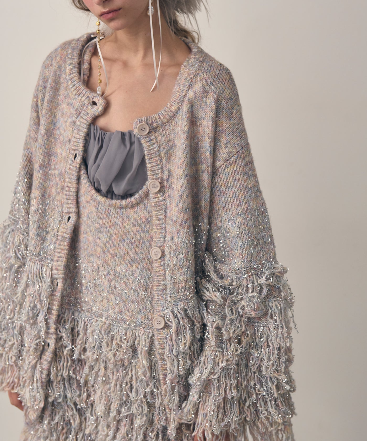 J1U by LA BELLE ETUDE】ファンシーヤーンループフリンジMIXニット  