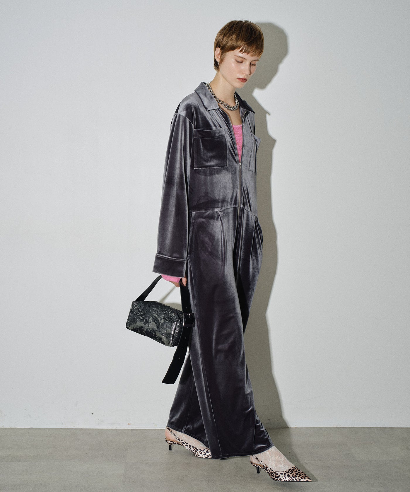 yae】Fastener slit velours jumpsuit / ファスナースリットジャンプ